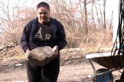 (VIDEO) U šumu po drva, pa na njivu, a kad zatreba I KOLA POPRAVLJA: Nadežda ima 4 djece i 7 unučadi, poslove ne dijeli na muške i ženske već SVE SAMA RADI