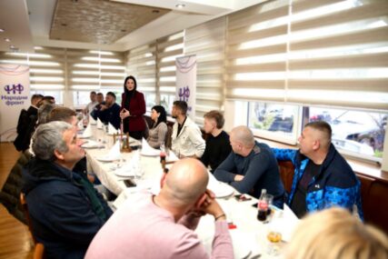 (FOTO) Narodni front jača u Sarajevsko-romanijskoj regiji: Osnovano Povjereništvo u Istočnom Novom Sarajevu i otvorene nove kancelarije u Palama