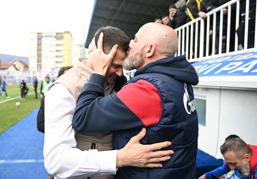 Treneri pokazali kako treba: Poljubac koji odudara od mržnje na meču Novog Pazara i Crvene zvezde