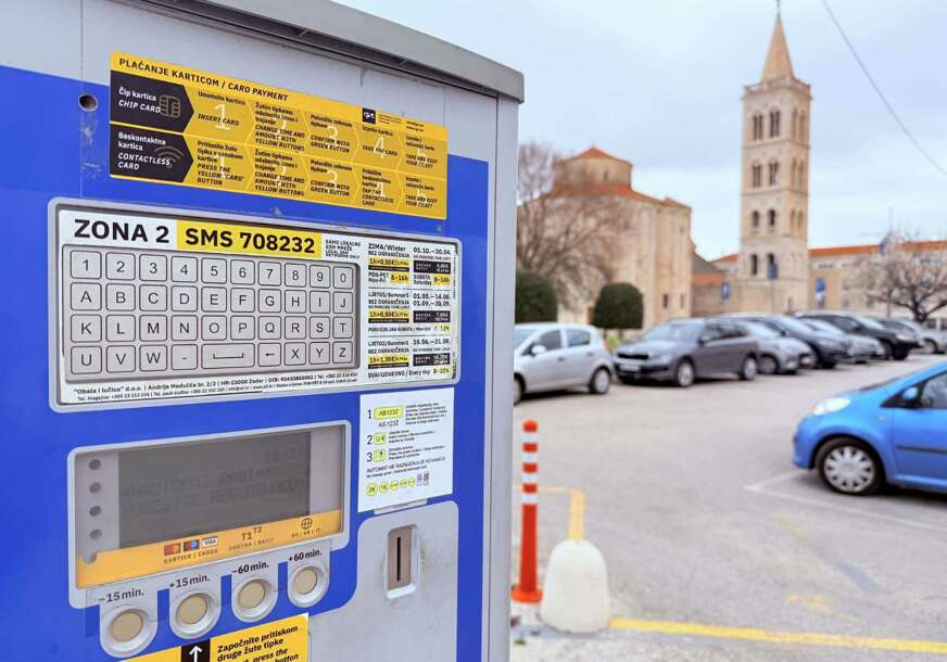 (FOTO) Zimi 1,56 KM na moru, 2 KM NA VRBASU: Sat parkiranja na Jadranu JEFTINIJI nego u centru Banjaluke