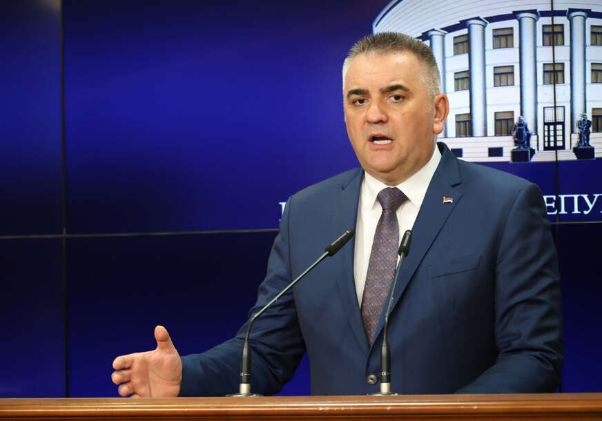 (FOTO) "Nigdje nismo stali, idemo dalje" Minić poručio da je izbor nove vlade zrela politička odluka