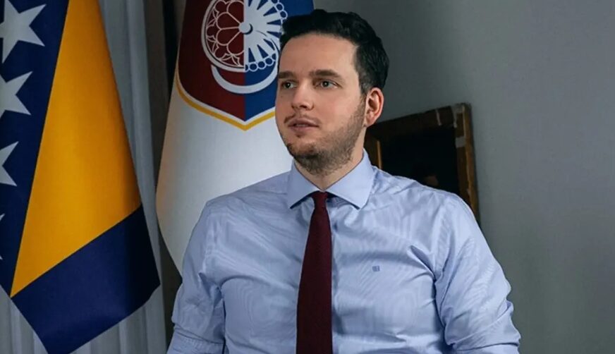 "Molim vas da što prije imenujete novog mandatara" Skupština prihvatila ostavku Uka, pala Vlada Kantona Sarajevo