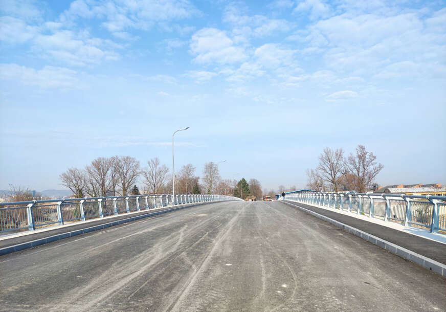 most česma , obilazak