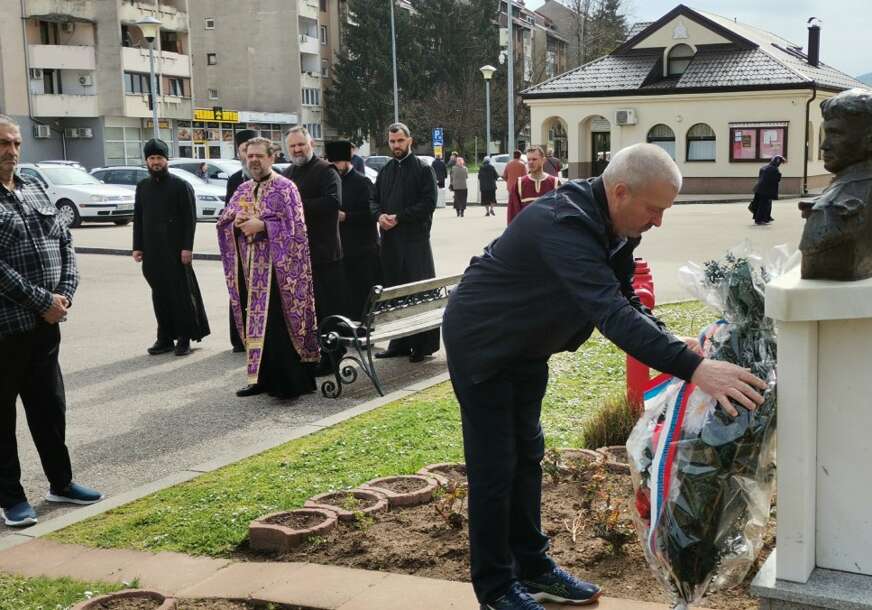 „Pokazao kako se voli otadžbina i čuva rodno mjesto“ Služen pomen Spomenku Gostiću koji je poginuo prije 33 godine