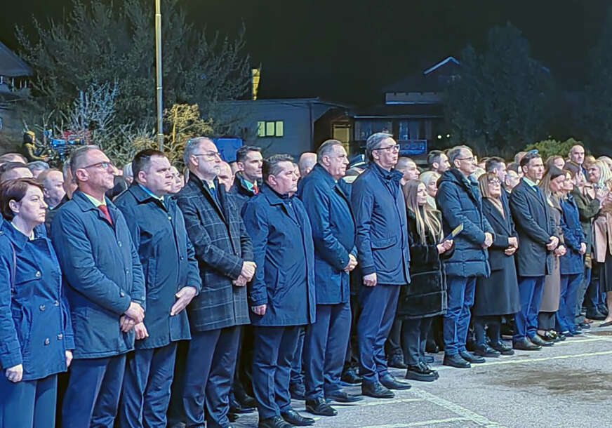 (FOTO) PRISUSTVUJU VUČIĆ I DODIK U Vranju obilježavanje Dana sjećanja na stradale u NATO agresiji 1999. godine