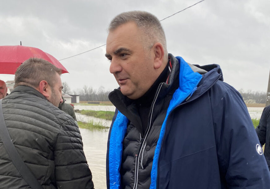  Savo Minić stigao je u naselje Ćendići