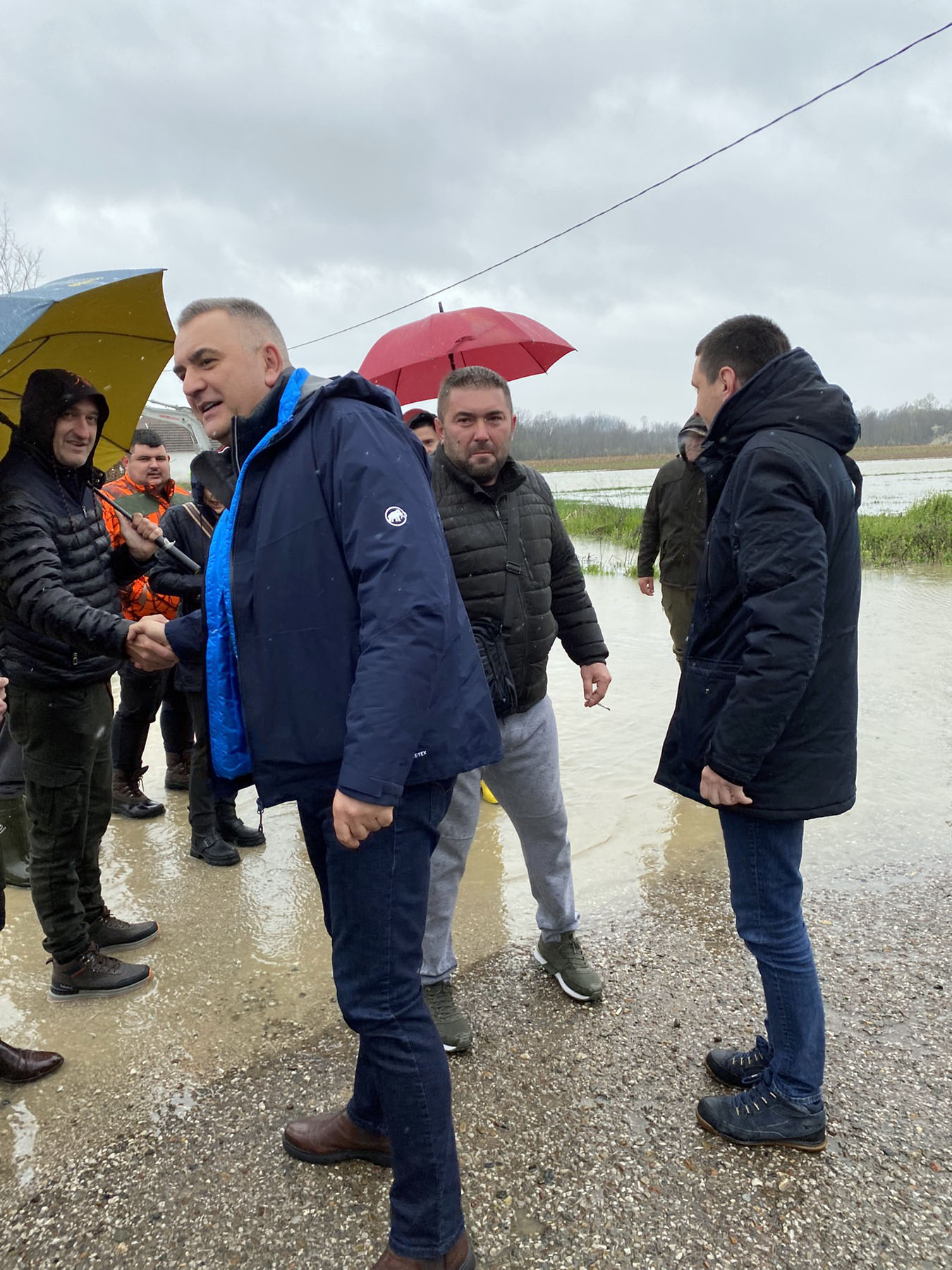  Savo Minić stigao je u naselje Ćendići