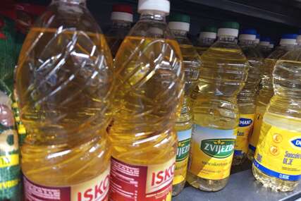 Mali kuhinjski TRIK KOJI MIJENJA SVE: Zbog jednog detalja na flaši ulja trošimo više nego što treba