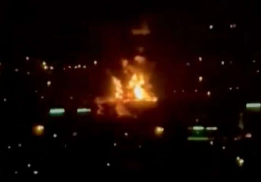 (VIDEO) "Molimo vas da ne dolazite" Dron izazvao POŽAR NA AERODROMU u Dubaiju, svi letovi obustavljeni