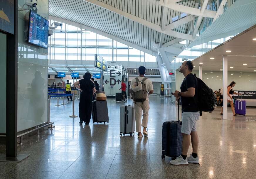 Karte i do 5.000 evra: Turisti na mukama, ne mogu da se vrate kućama, a para VIŠE NEMAJU