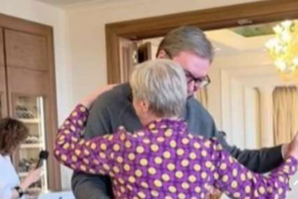 (VIDEO) Zaplesao na podijumu uz OVU PJESMU: Vučić objavio snimak povodom Dana žena "Zahvalan sam što me trpite već 9 godina"