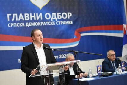 Bodiroga tvrdi da je Dodik naredio isplatu 3 miliona KM: "Vlast uništava javna preduzeća, a pomaže tajkunima bliskim SNSD"