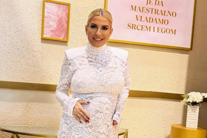 (FOTO) Veliki stomak u prvom planu: Dea Đurđević oduševljava u 7. mjesecu trudnoće