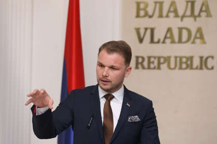 „BABINO UNUČE BI DA SE IGRA“ Banjalučani kritikuju gradonačelnika zbog dino parka, stiže li Godzila ako postane predsjednik?  