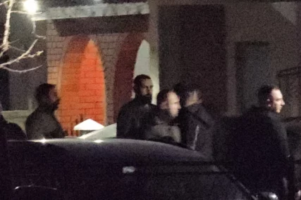 (VIDEO) ANA SEVIĆ U DOMU DARKA LAZIĆA Bivša žena došla čim je čula da mu je brat Dragan stradao u udesu