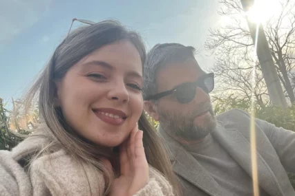 (FOTO) "Kad ti nečije prisustvo smiri sve oluje u glavi" Glumac podijelio sliku sa 23 godine MLAĐOM BANJALUČANKOM, pa progovorio o njihovoj vezi