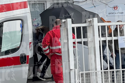 (FOTO) VRAĆEN NA PSIHIJATRIJU Dječak ubica brzinom svjetlosti uveden u ustanovu, danas davao izjavu na sudu