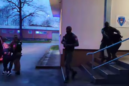 (VIDEO) Uhapšen u akciji MUP Srpske: Banjalučanin sproveden u OJT Banjaluka, zaplijenjena veća količina droge i novca