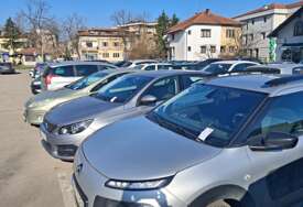 CIJENE UTVRĐENE, ZAKONITOST OPET SPORNA Od sutra ponovo počinje naplata parkinga u Banjaluci