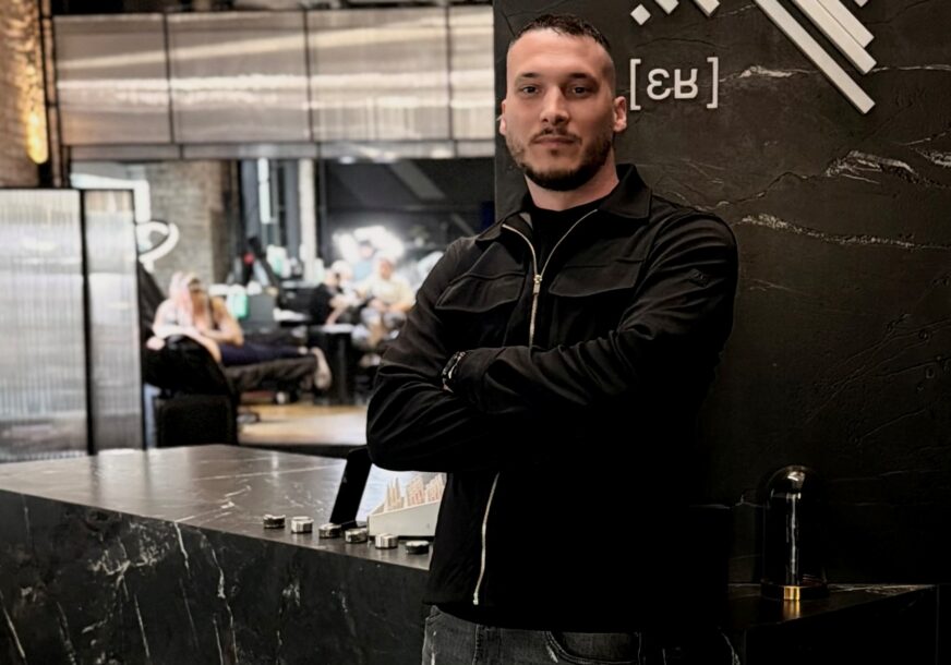 (FOTO) Klijent je uglavnom u pravu, ali GRANICA MORA DA POSTOJI: Gdje tattoo majstor Miloš Simić “podvlači crtu”