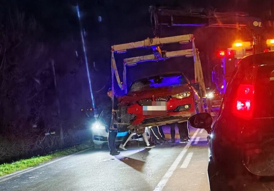 Ljekari mu se BORE ZA ŽIVOT: BMW pokosio tinejdžera (17) na motoru