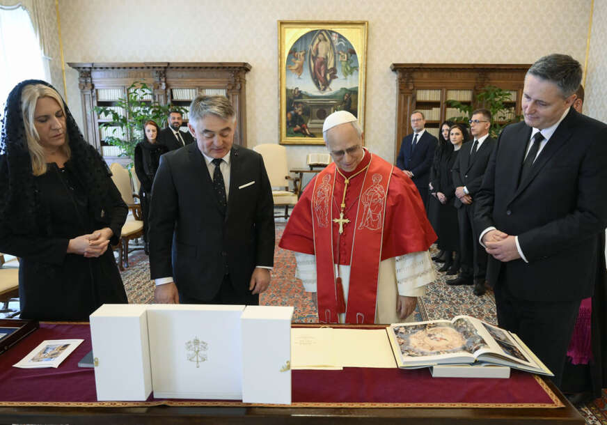Zahvalnost na podršci: Cvijanović, Komšić i Bećirović kod pape u Vatikanu