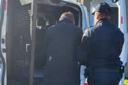 Izručen iz Hrvatske u BiH: Osuđeni pedofil sproveden na izdržavanje zatvorske kazne u KPZ Foča