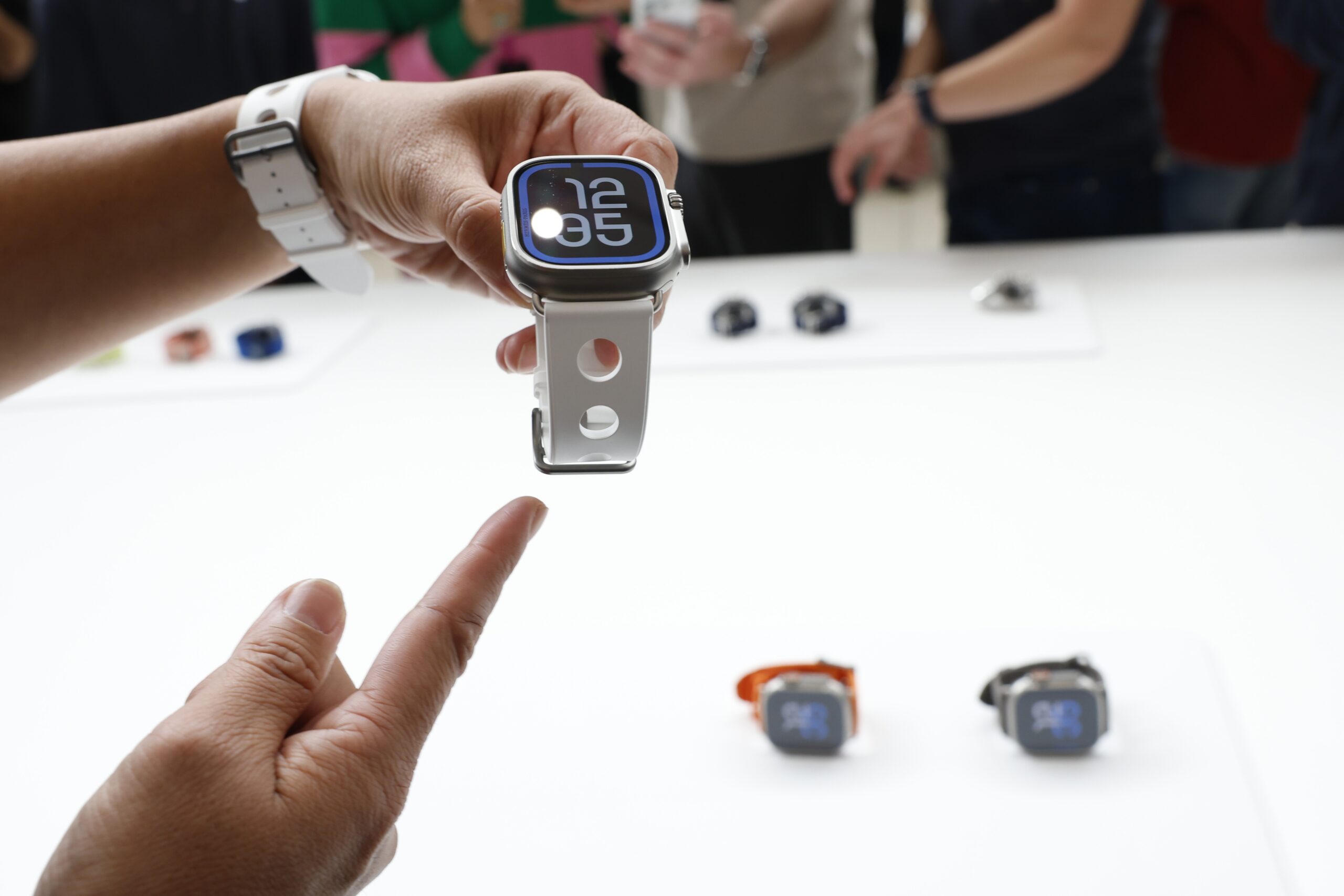 Eplovi pametni satovi ostaju u prodaji uprkos tužbama