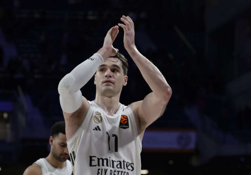 (FOTO) Navijao za crno-bijele: Mario Hezonja na neobičnom mjestu pratio derbi između Zvezde i Partizana