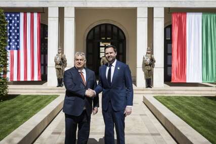 „Najvažniji lider u Evropi“ Di Vens podržao Orbana u Mađarskoj i opleo po EU