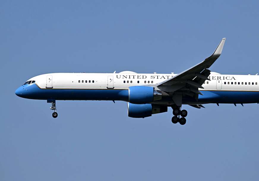 avion SAD, Islamabad, Pakistan, pregovori
