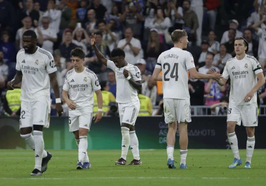 (FOTO) Navijači ogorčeni: Isplivao dres Real Madrida za sljedeću sezonu