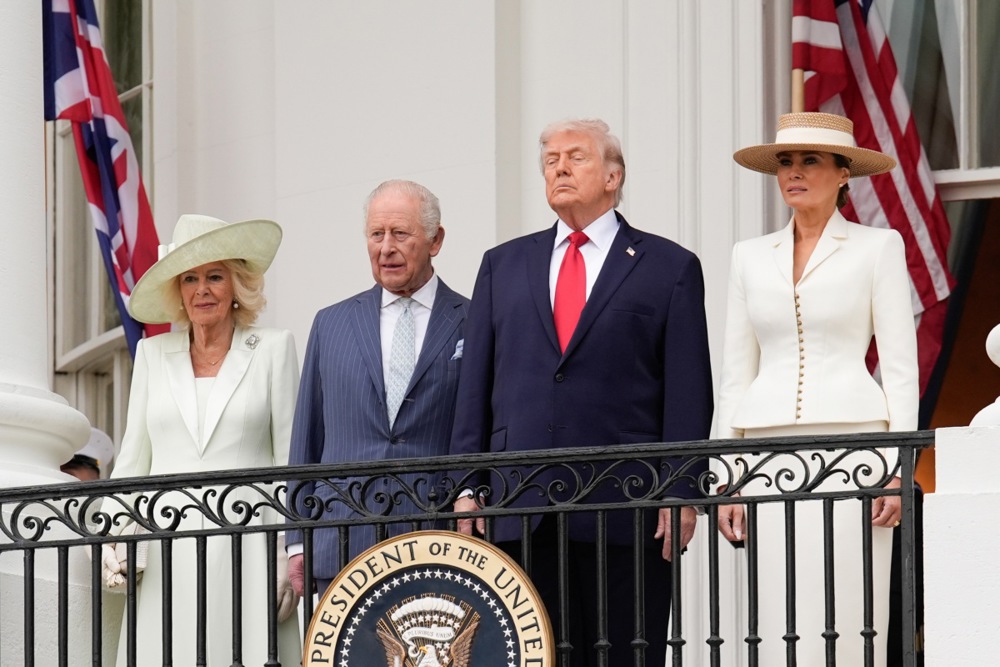Donald Tramp i Melanija razmijenili poklone s britanskom kraljevskom porodicom