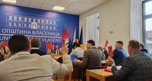 Dvije funkcije istovremeno: Odbornik Ujedinjene Srpske prijavljen zbog kršenja zakona