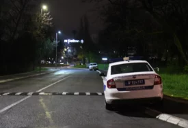 IZBODENA U VRAT I STOMAK Djevojka (20) napadnuta nožem u parku, hitno prebačena u bolnicu