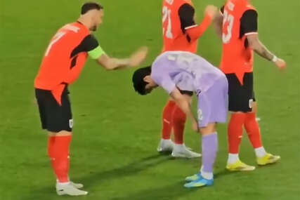 (VIDEO) Ćuške, pa zagrljaji: Seol i Arnautović zbunili sudiju, snimak fudbalera Zvezde oduševio navijače