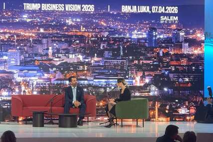 (VIDEO, FOTO) Obraća se Donald Tramp Mlađi: Počela panel diskusija u Banskom dvoru, prisutne brojne zvanice