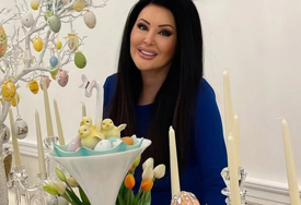 (FOTO) "Najljepše je kada su majka i kćerka zajedno" Dragana Mirković u društvu majke, mnogi kažu da nimalo ne liče