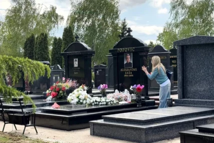 suzana jovanović na grobu saše popovića