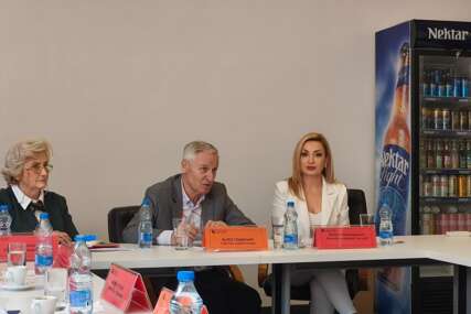 (FOTO) Banjalučka pivara predsjednik i domaćin sjednice: Savjet za poljoprivrednu i prehrambenu industriju Privredne komore