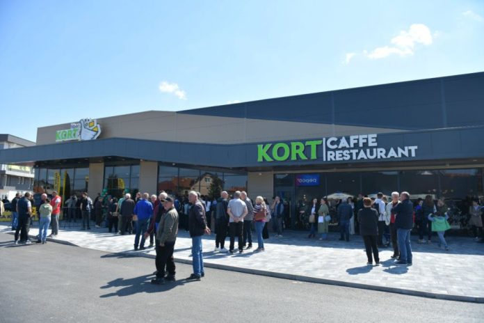 (FOTO) Novih 50 radnih mjesta, obogaćena trgovinska ponuda: Otvoren HIPER KORT MARKET u Sokocu