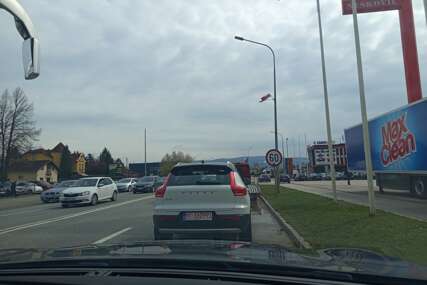 OPREZ ZA VOZAČE Na dionicama u usjecima moguća opasnost od odrona