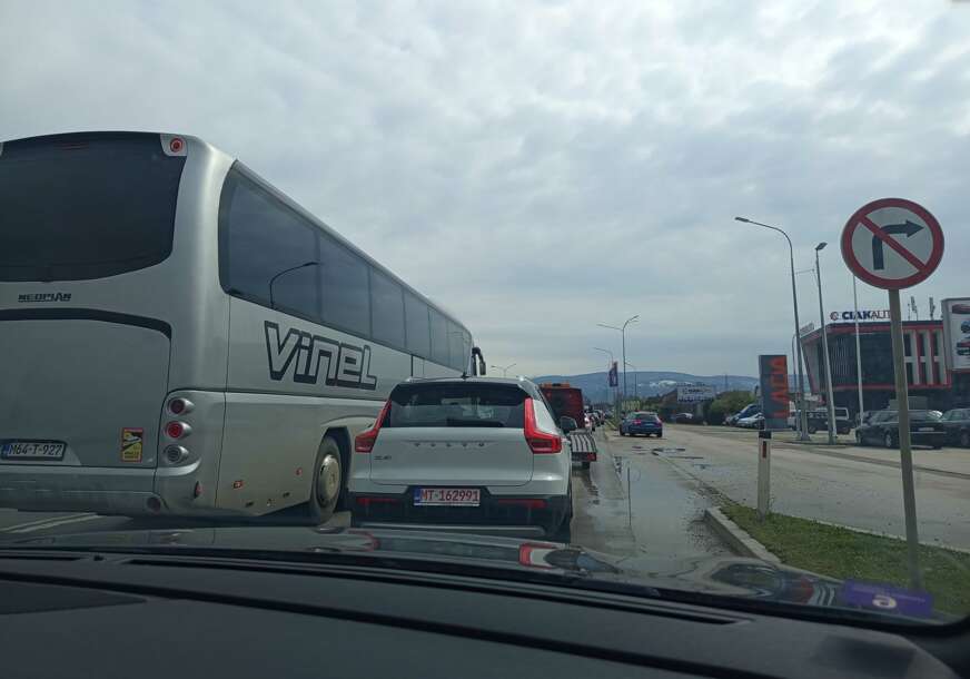 (FOTO) Od Prijedorske petlje gužva: Ako krećete prema Banjaluci, strpite se