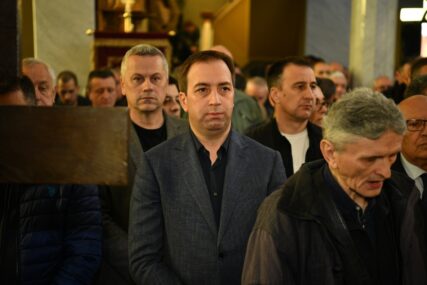 (FOTO) "Treba da se okrenemo vjeri, miru, zajedništvu i dobroti" U Drakuliću obilježena Cvjetna nedjelja, Selak prisustvovao liturgiji