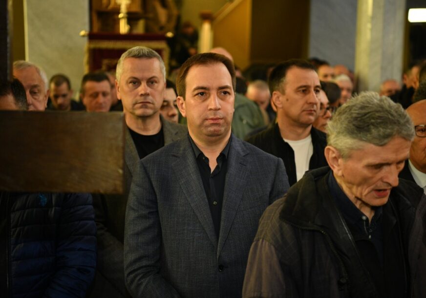 (FOTO) "Treba da se okrenemo vjeri, miru, zajedništvu i dobroti" U Drakuliću obilježena Cvjetna nedjelja, Selak prisustvovao liturgiji
