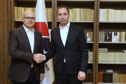 "Kroz zajedničko djelovanje možemo zaštititi interese srpskog naroda" Selak i Vučević se sastali u Beogradu, razgovarali o jačanju saradnje između Srbije i Srpske