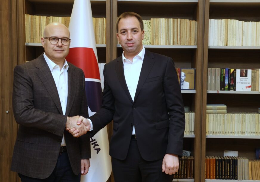 "Kroz zajedničko djelovanje možemo zaštititi interese srpskog naroda" Selak i Vučević se sastali u Beogradu, razgovarali o jačanju saradnje između Srbije i Srpske