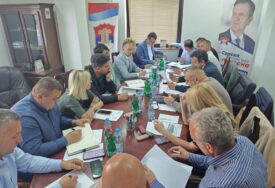 SRPSKAINFO SAZNAJE Predsjedništvo SDS glasalo za ujedinjenje sa PSS – Stanivuković za predsjednika Srpske