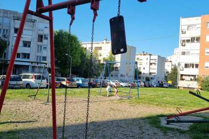 (FOTO) Igra između eksera i raspadanja: 3 igrališta u nekoliko metara, NE ZNA SE KOJE JE GORE