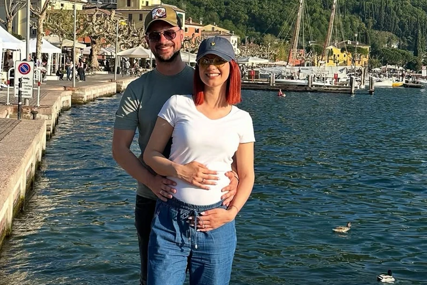 (VIDEO) TRUDNA PJEVAČICA Objavila fotografije sa stomakom, pa otkrila pol bebe